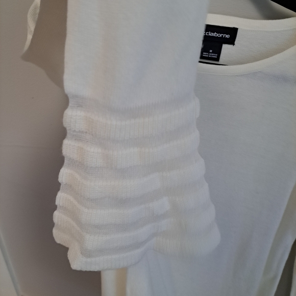Liz Claiborne Ivory Sweater with Tiered Cuff Detail – Size Medium - Picture 3 of 5